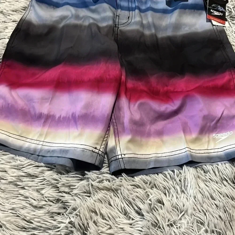 SPEEDO 4 way comfort stretch swim trunks Size Small